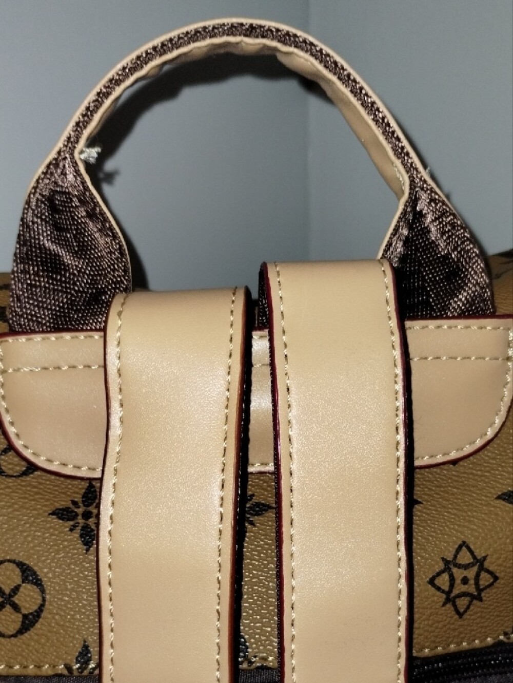 Logo-Print Shoulder/Backpack with Pouch - Picture 3 of 16